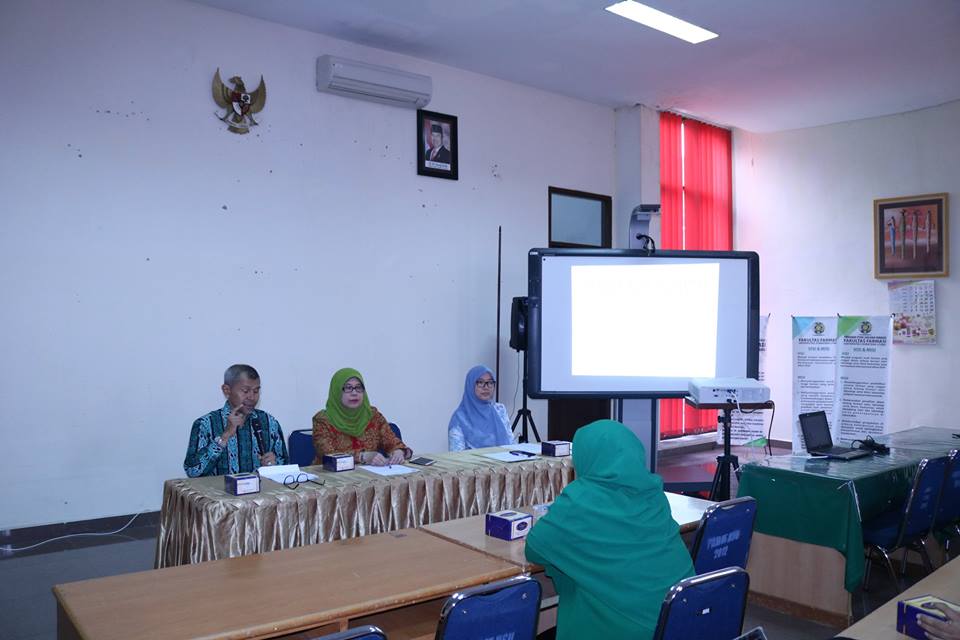 Implementation of Research Result Seminar 2018 Faculty of Pharmacy USU